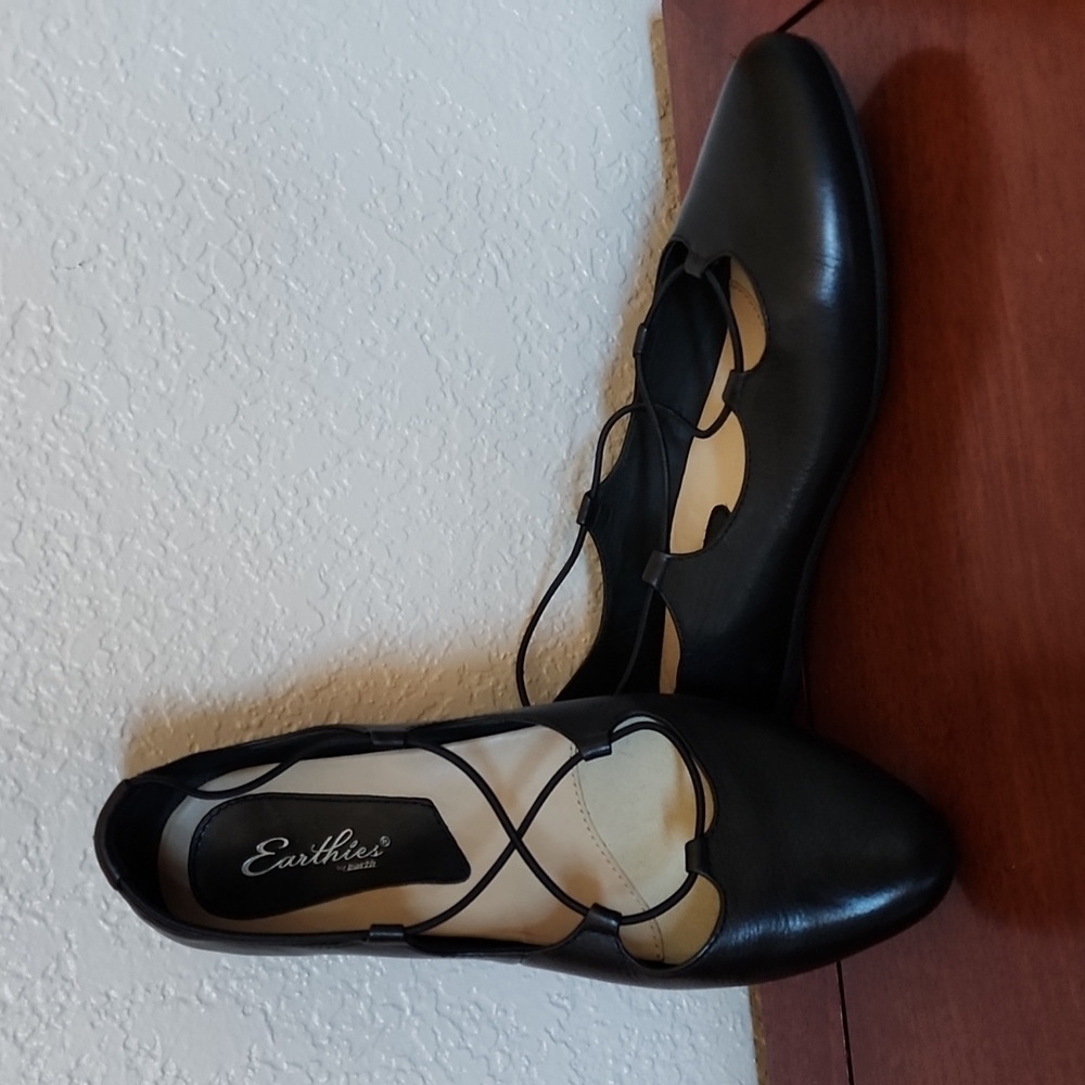 Black Leather Earthies 9B Essen